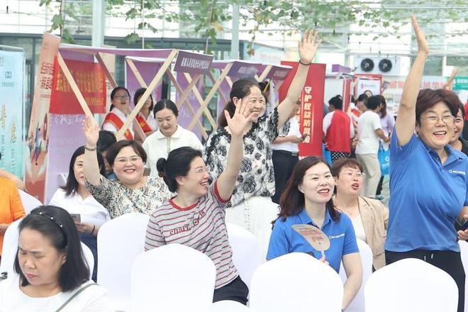 金融消保宣传走进大泽山葡萄节！ 2024年平度“金融教育宣雷竞技(RAYBET)传月”主题活动成功举办(图4)