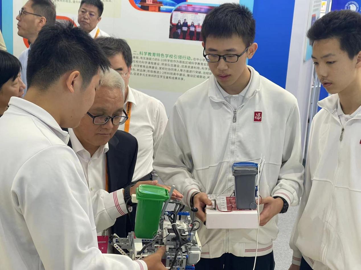 雷竞技(RAYBET)2024服贸会新观察：教育服务以“智”扩“圈”