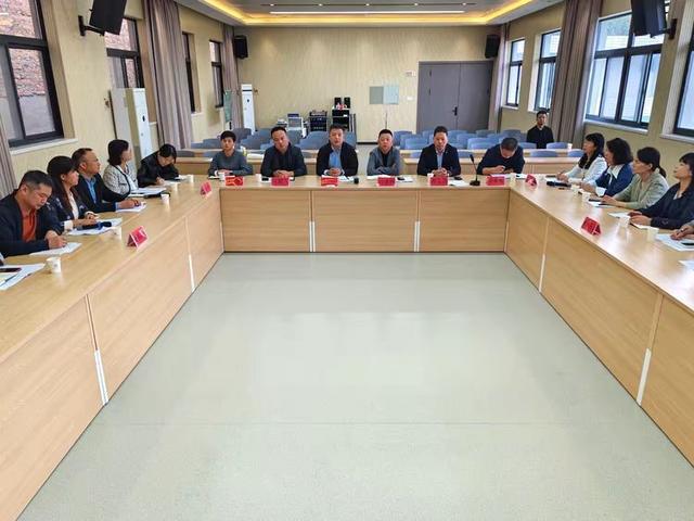 总结点评找差距 聚力奋进促提升——灞桥区席王街道教育办召开2024年9月总结点评会(图2)
