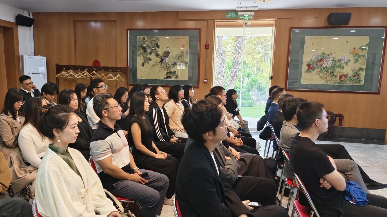 驻巴塞罗那总领馆举办2024年新生入学教育培训会